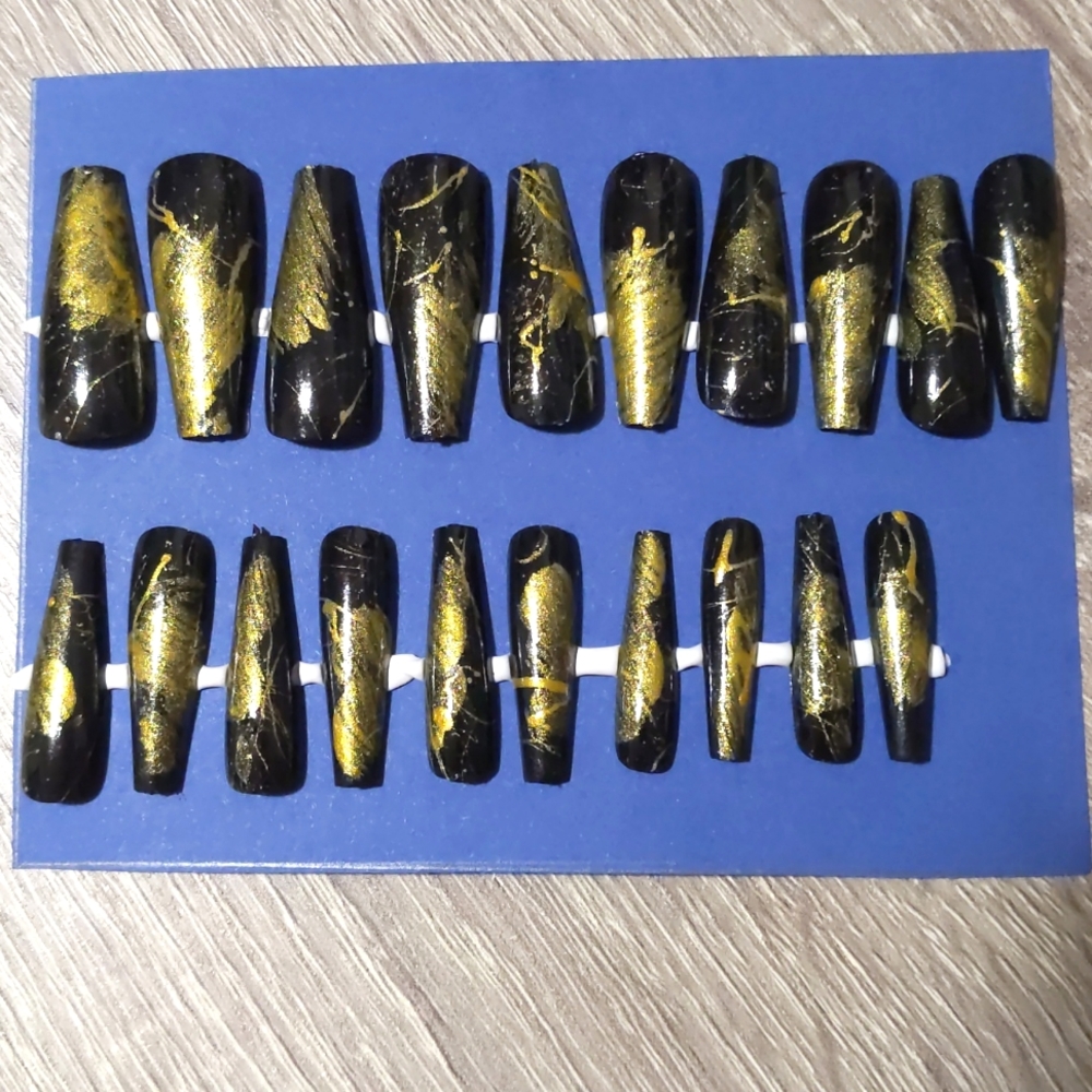 Gold Splatter Press On Nails